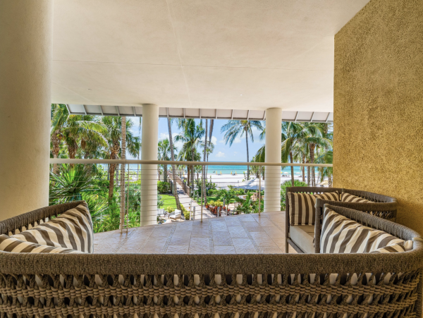 Siesta Key luxury  On Beach Walk to Restaurants & Shopping